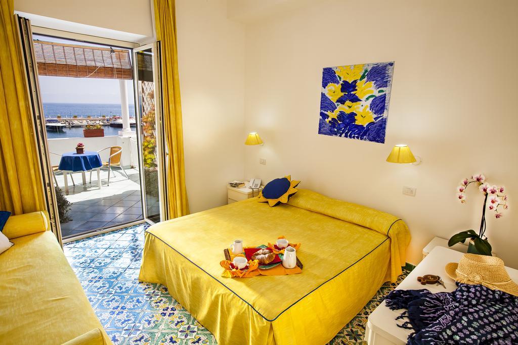 Hotel La Sirenella Lacco Ameno  Ngoại thất bức ảnh